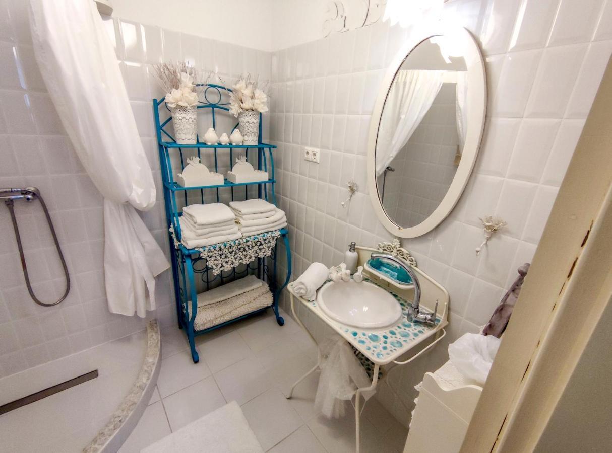 Feher Tulipan Apartman Hotel Debrecen Exterior photo